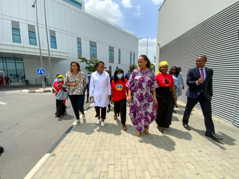 Visita da Vice-Presidente do MPLA ao Hospital Materno-Infantil Azancot de Menezes